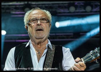 Foreigner's Mick Jones Reveals Battle With Parkinson's Disease
